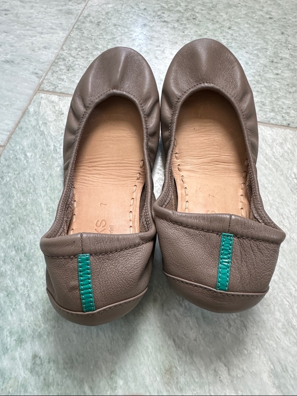 TIEKS by Gavrieli Taupe Leather Ballet Foldable Flats Size 7 VGUC EXUC - Picture 2 of 8